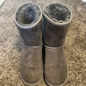 UGG Gray Sheepskin Boots with UGG Shoe Care Kit